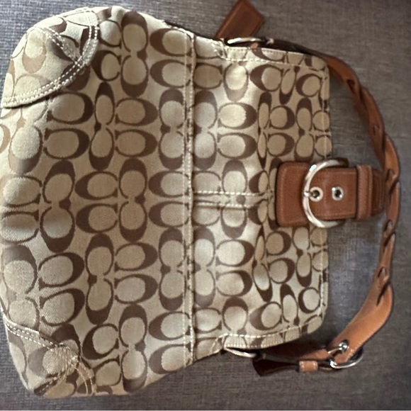 Vintage Hobo Coach bag. Great condition. Nice leather buckle and strap. - Picture 5 of 6